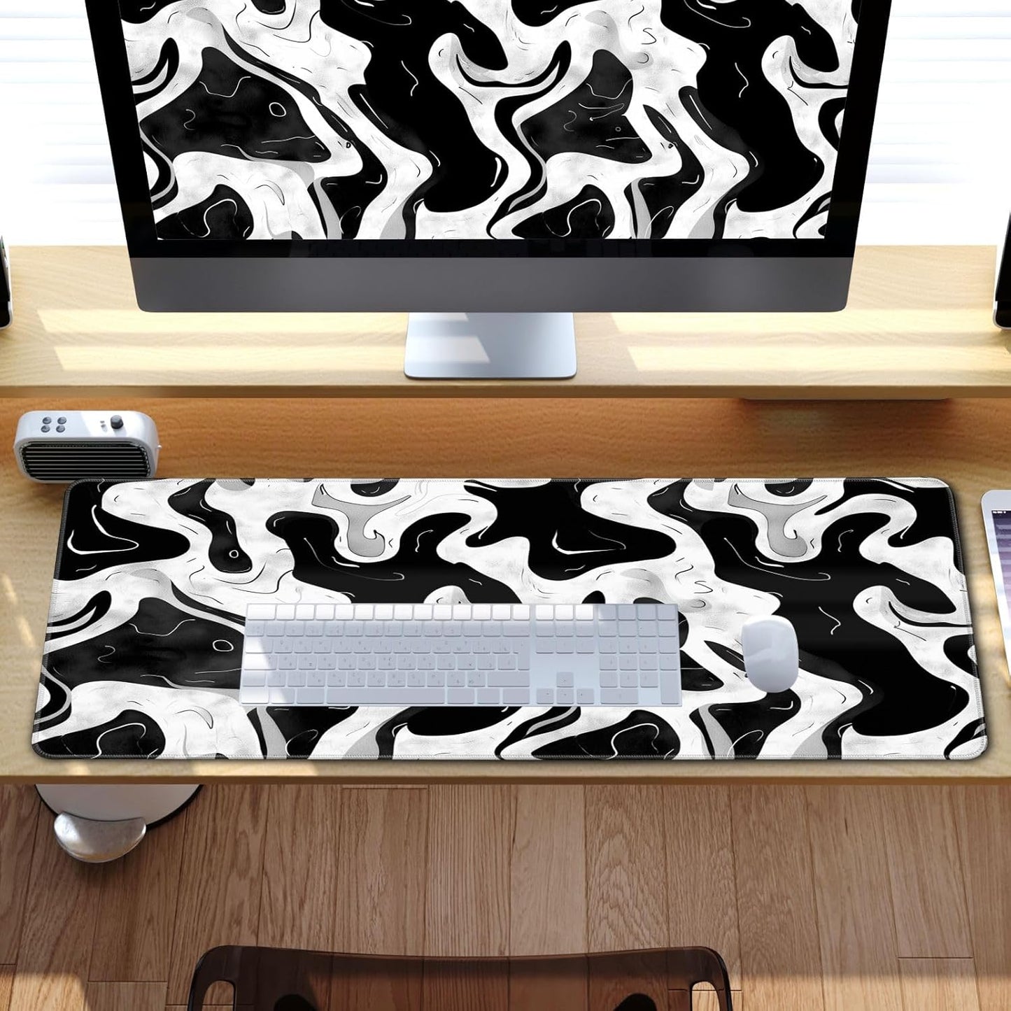 Black and White Desk Mat Mouse Pad XL Big Mousepad Gaming Large Mouse Pad Desk Pad with Stitched Edges Non-Slip Large Computer Mat, 31.5x11.8 in-Flowing Liquid Metal
