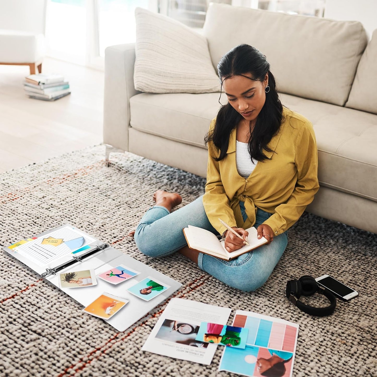 Samsill 1.5 Inch 3 Ring Binders, Made in USA, Economy Round Ring, Clear View Cover, 325 Sheet Capacity - for School, Home, Office - White, 4 Pack