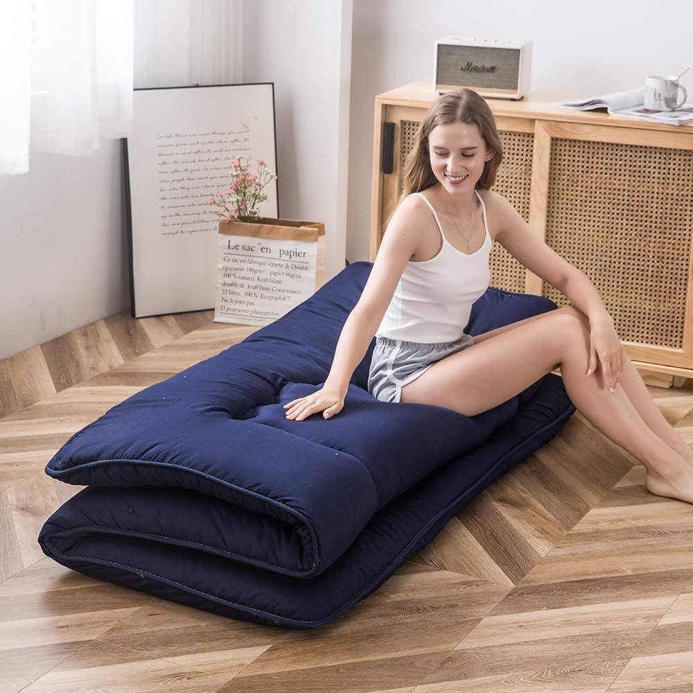 MAXYOYO Japanese Floor Mattress Futon Mattress, Thicken Tatami Mat Sleeping Pad Foldable Roll Up Mattress Boys Girls Dormitory Mattress Pad Kids Floor Lounger Pillow Bed, Navy, King