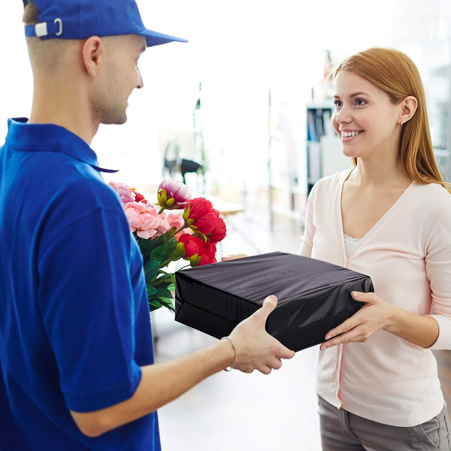 Metronic Poly Mailers 14.5x19 200 Pcs | Large Shipping Bags for Clothing | Strong Adhensive Mailing Bags for Small Business, Shipping Envelopes Bags, Tear-resistant Package Bags in Black