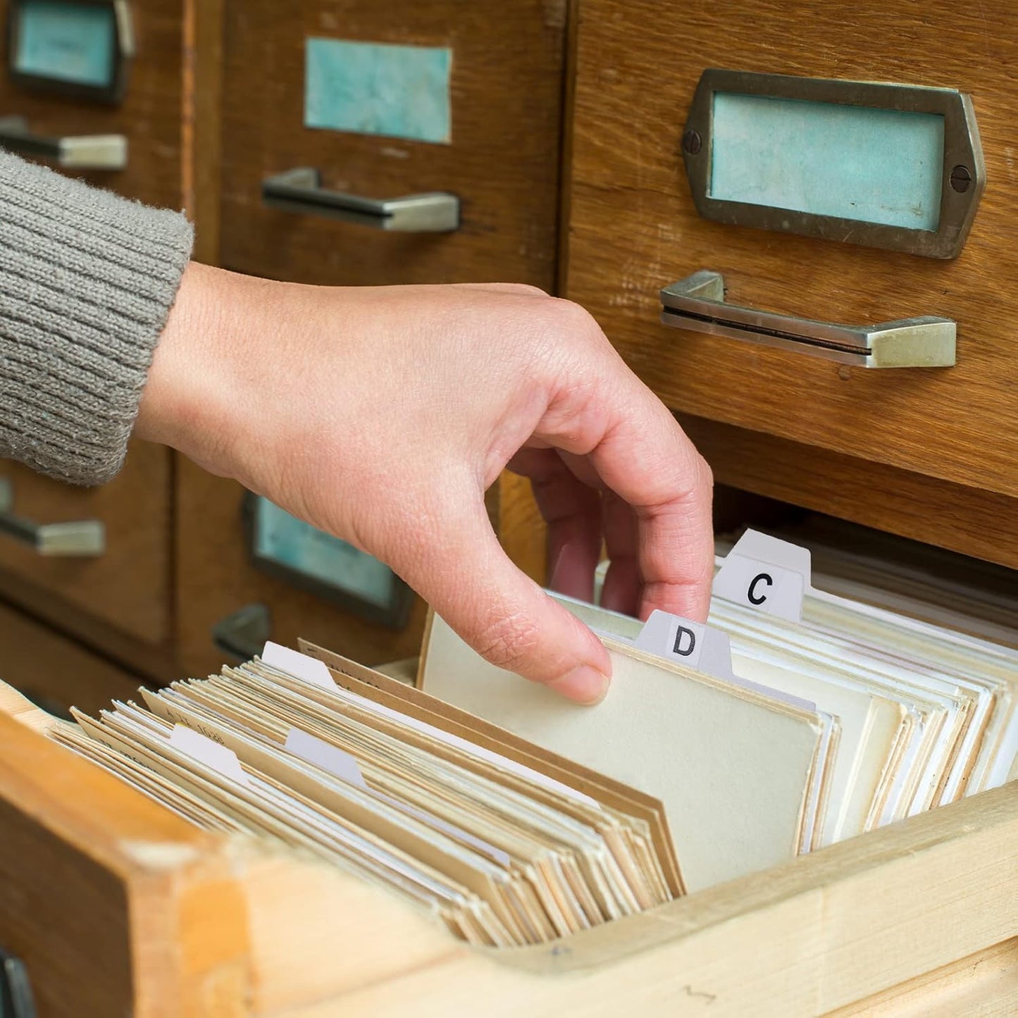 Lewtemi 50 Pcs Index Card Dividers 3 x 5 Inch Index Card Dividers with Tabs Guides with 2 Pcs Alphabet Number Stickers for Office Recipe Business (White)